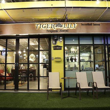 Tiger Lily Hostel Bangkok Buitenkant foto