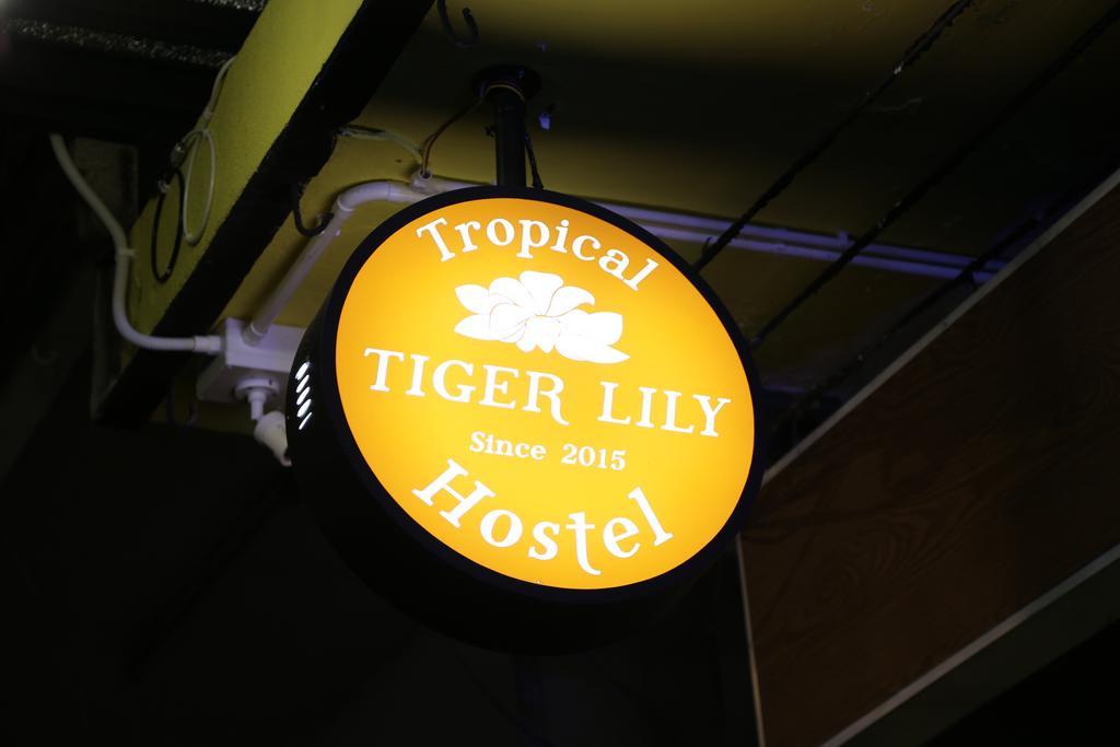 Tiger Lily Hostel Bangkok Buitenkant foto