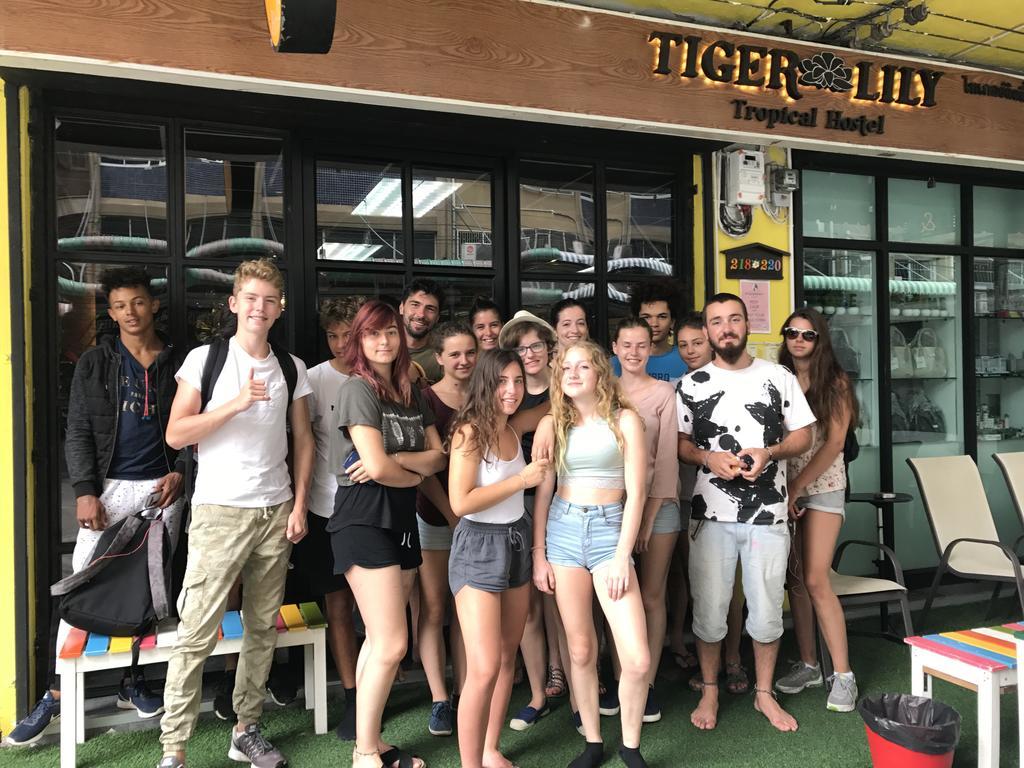 Tiger Lily Hostel Bangkok Buitenkant foto